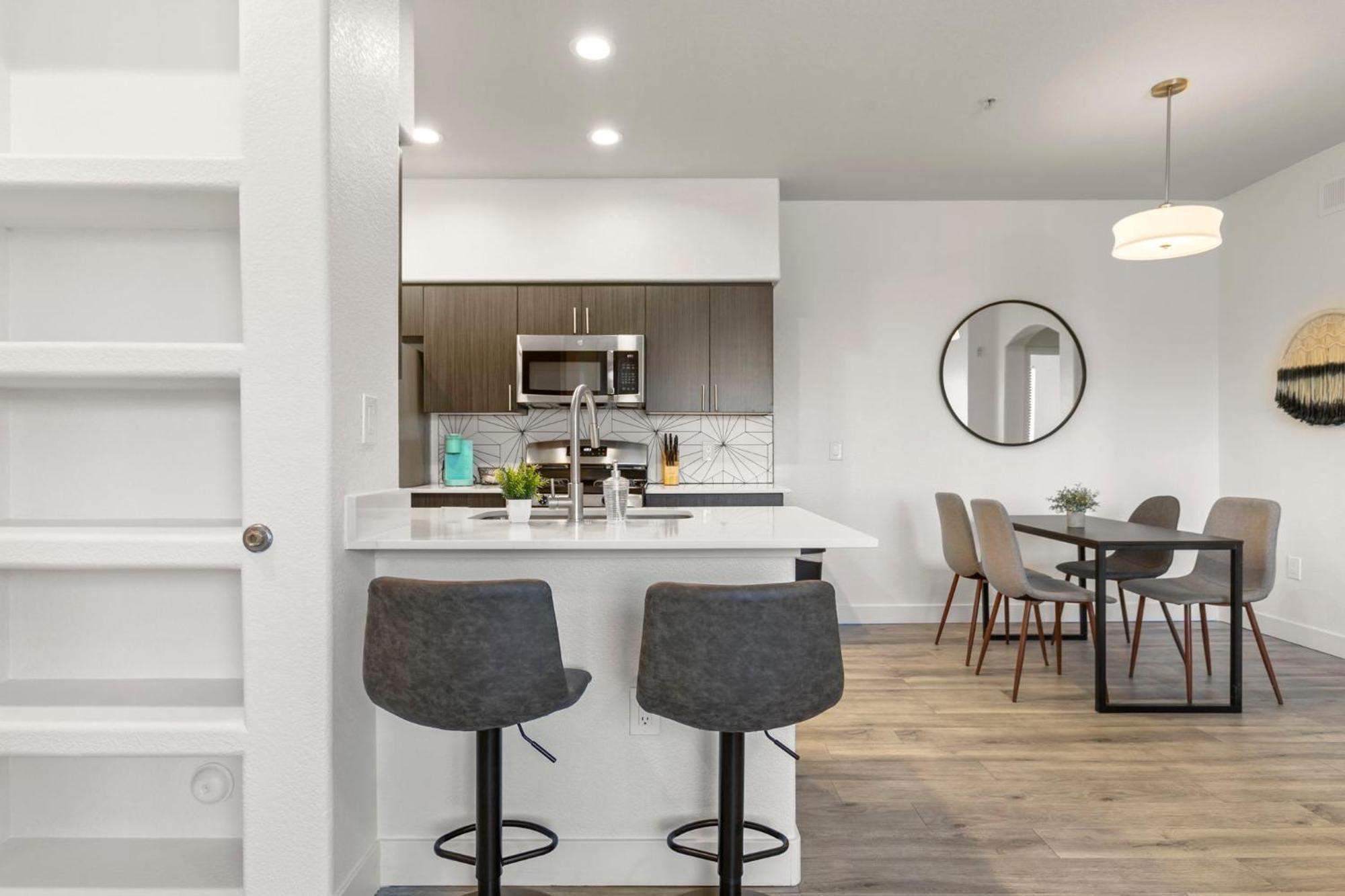 Cozysuites Glendale By The Stadium W Pool! 11 Екстериор снимка
